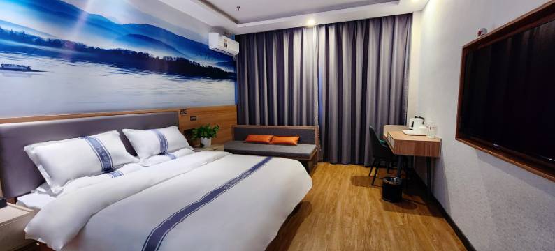 布尔津文苑酒店(俄罗斯风情街店)图片