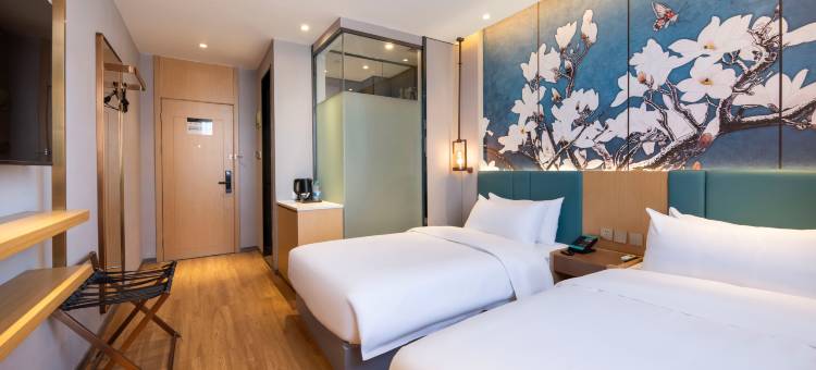 白玉兰酒店(天津北辰宜兴埠北地铁站店)图片