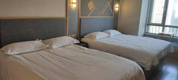 铂悦影音电竞酒店(济南万象城店)图片
