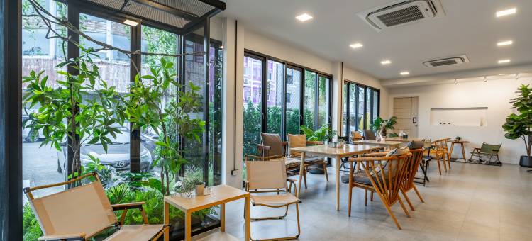 查蒙床和咖啡厅酒店(Chamemon Bed Phuket Town)图片