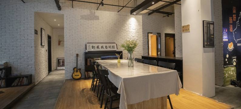 停泊青年旅舍(新兴街地铁站店)图片