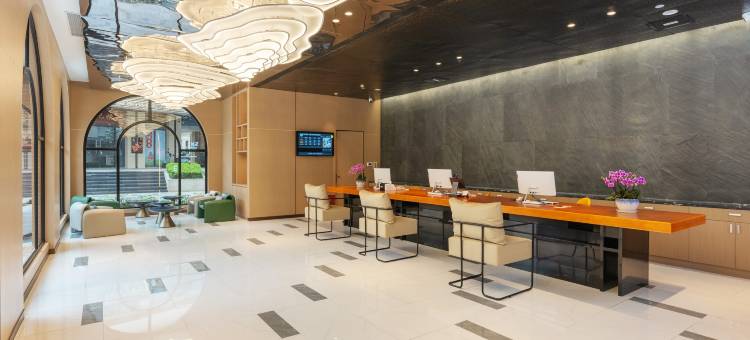 白玉兰酒店(桂林两江四湖象鼻山景区店)图片