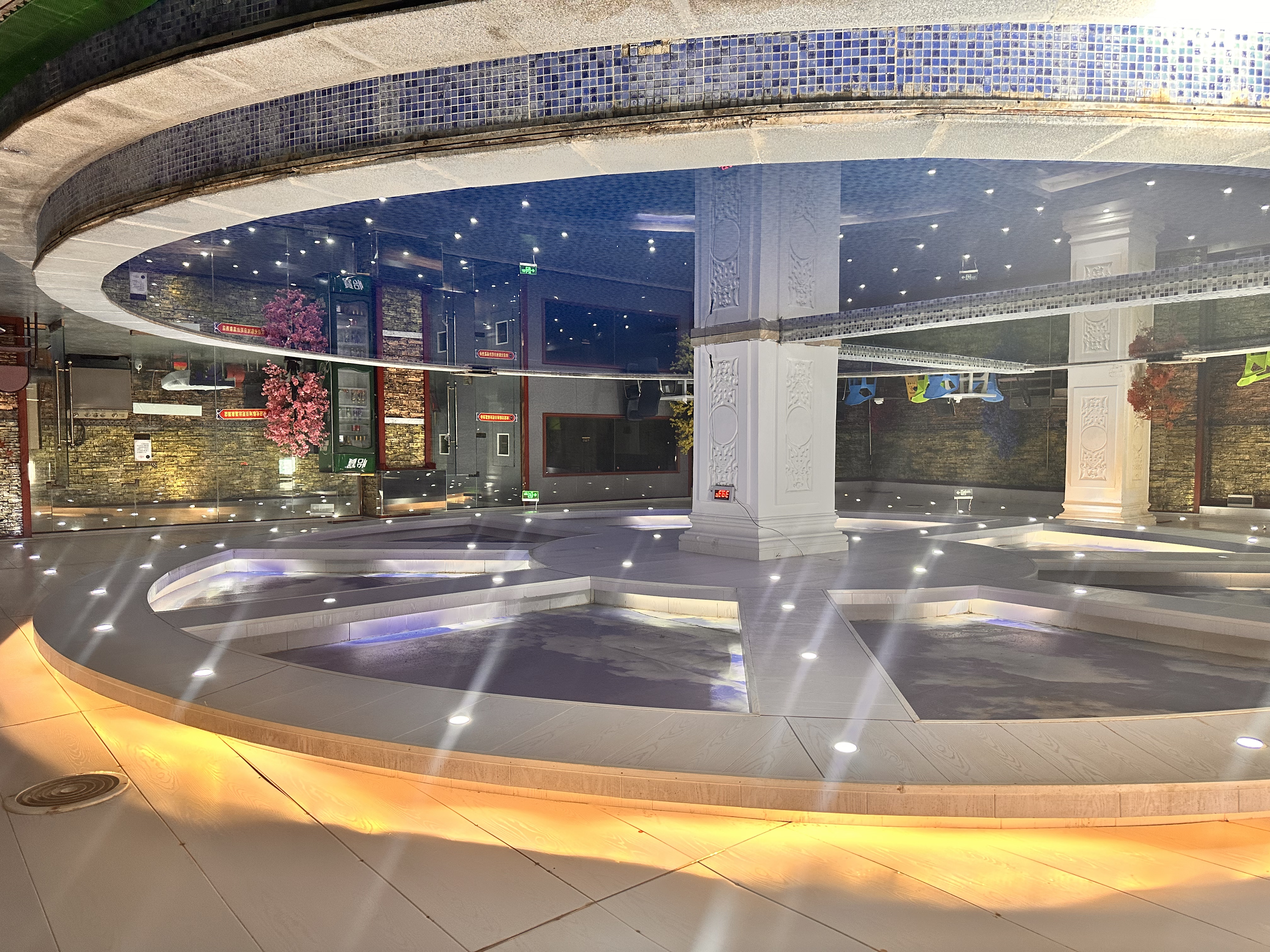 Xueri Nida Shentang Hot Spring Hotel Over view