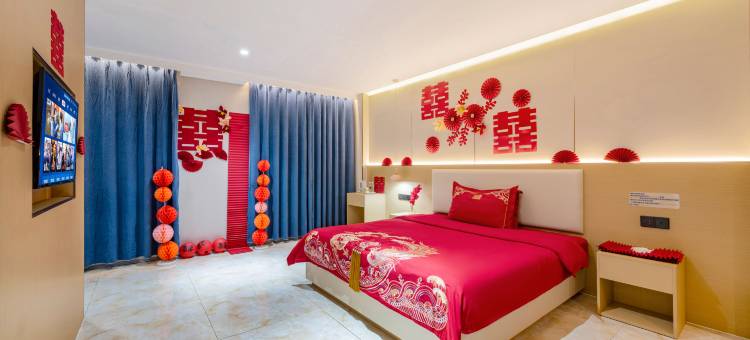 LuckySeven芭乐酒店(临高汽车站城市购物公园店)图片