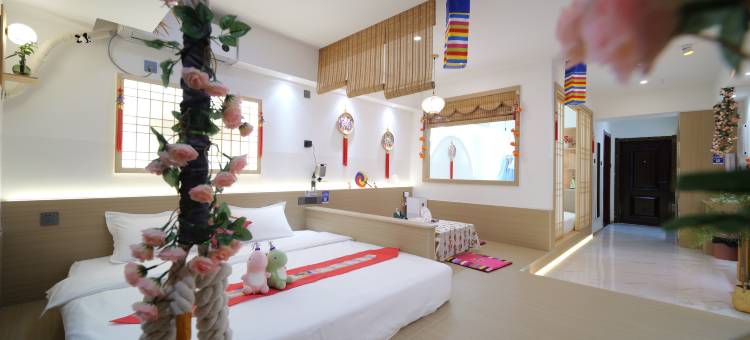 拾忆·轻奢网红观影民宿(延吉延边大学网红墙店)图片