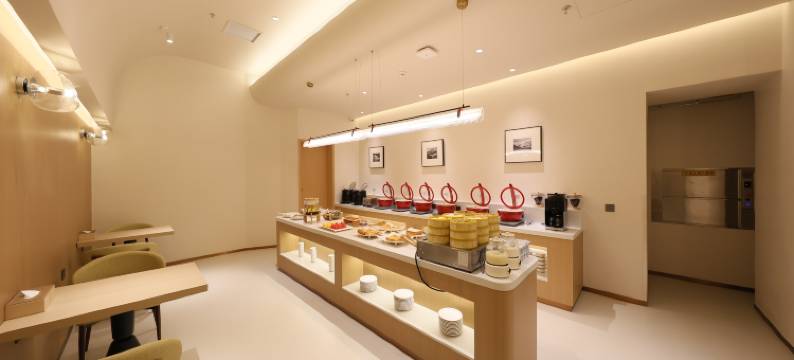 芈白酒店(深圳罗湖口岸国贸地铁站店)图片