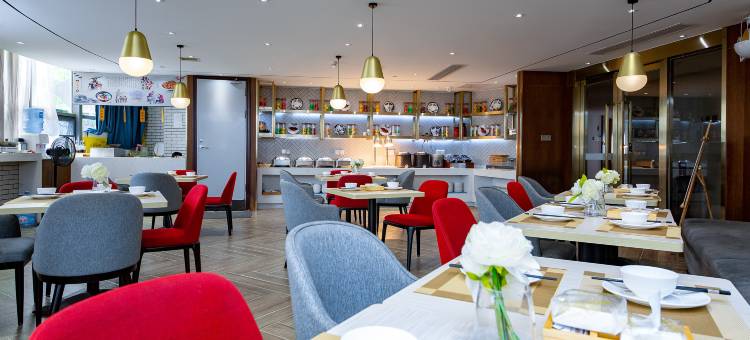 柏曼酒店(武汉沌口体育中心店)图片