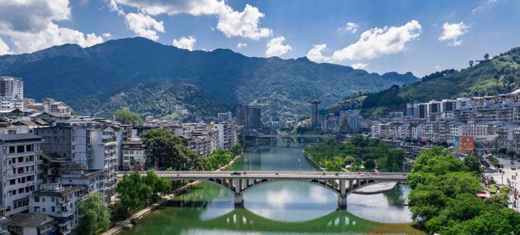 山屿城·全景智能影音酒店(桂林龙胜汽车站店)图片