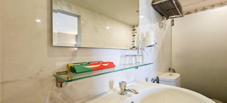 WH科东萨里88号酒店(Hotel 88 Kedungsari - Kedungdoro by WH)图片