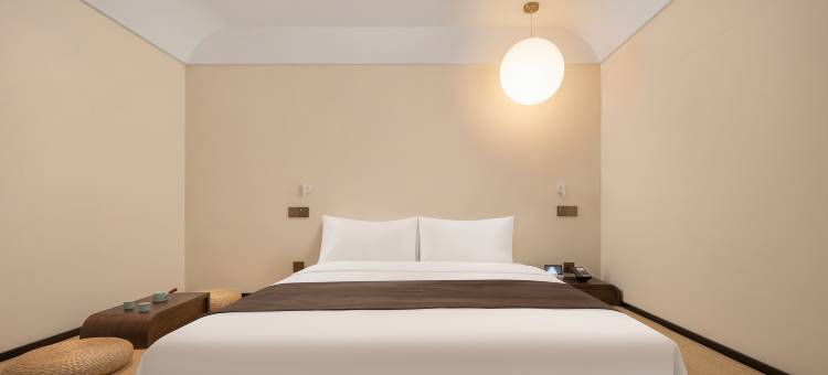 兰欧尚品酒店(阳泉平定县综合办公大楼青银高速出入口店)图片