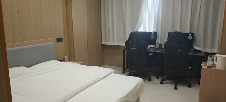 万恒电竞酒店图片