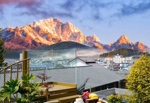 玖临Luxury·270°日照金山丨伴山野奢静居（丽江古城大水车店）外景图