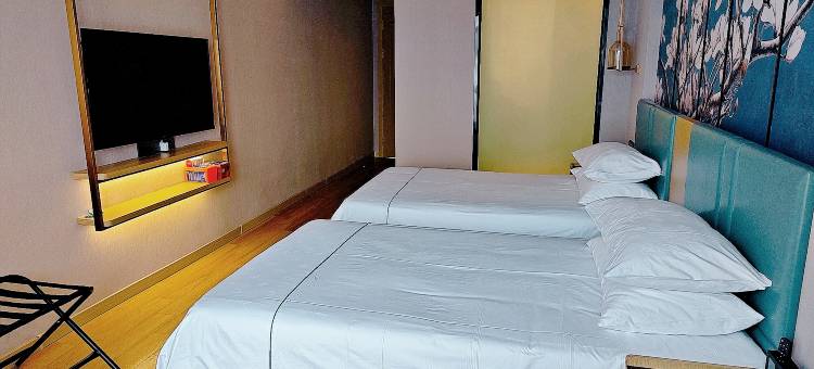 白玉兰商务酒店(黄冈浠水闻一多大道店)图片