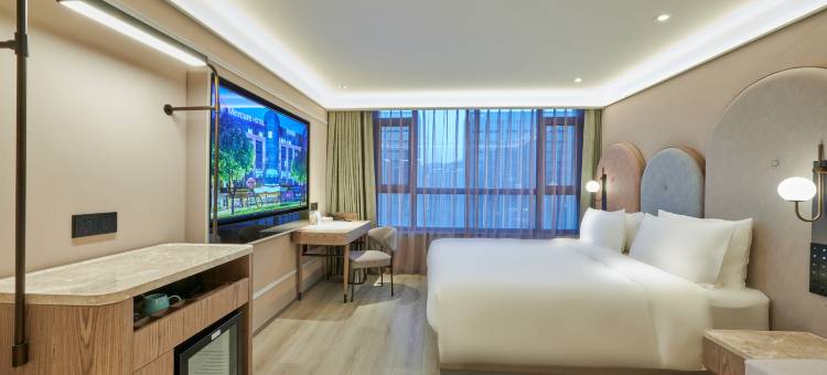 兰州西站中天健广场美居酒店图片