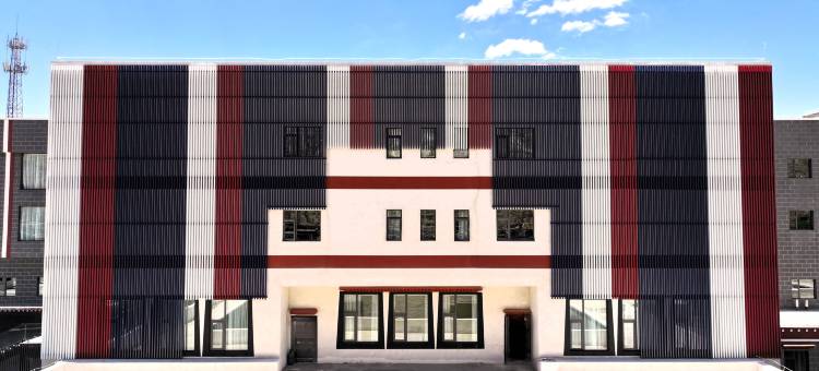 萨迦乃仓酒店图片