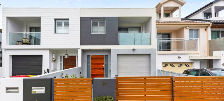 悉尼朗宸轻奢度假别墅(近海滩|近机场|带泳池)(Convenient 4BR with Private Pool close to Airport)图片