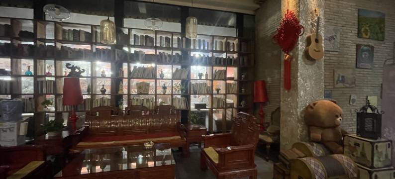 银狐电竞民宿(惠州火车站乌石商贸广场店)图片