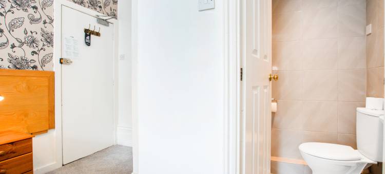 OYO 伯恩矛斯小屋(OYO The Lodge Bournemouth)图片