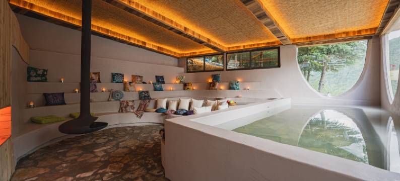 康定情歌广场窝丫夕下私汤别院图片