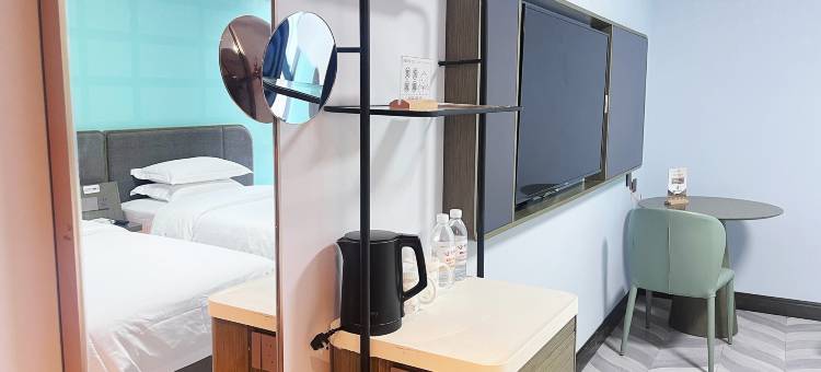 艳阳天酒店(武汉后湖大道地铁站店)图片