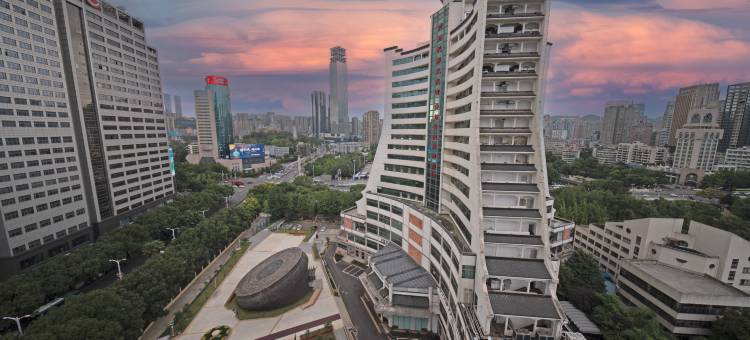 转山·国际青年旅舍(甲秀楼青云市集店)图片