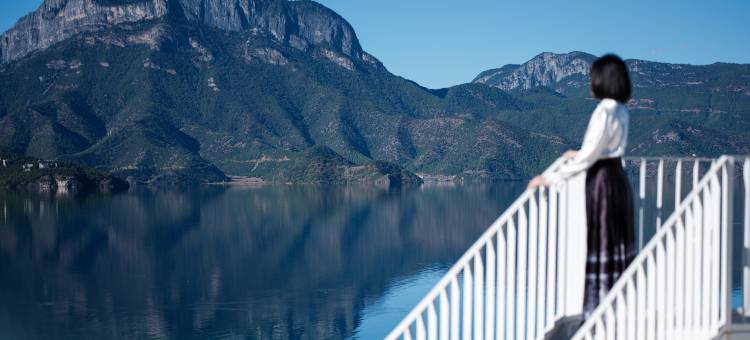 泸沽湖凿见酒店图片