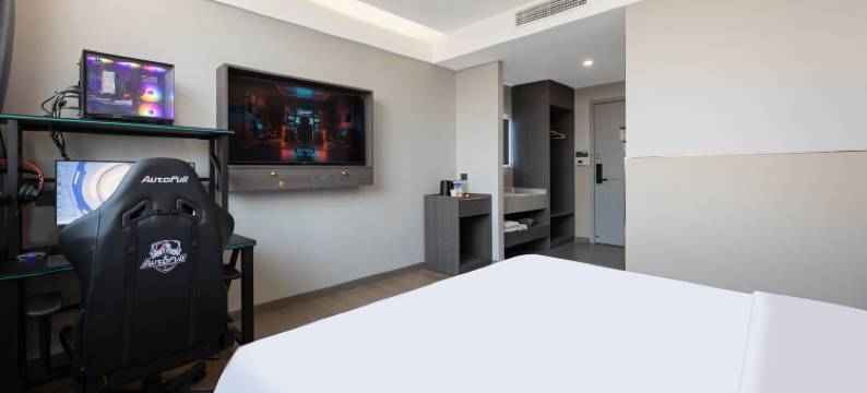 美娱·星峰电竞酒店(海阳人民医院金海螺广场店)图片