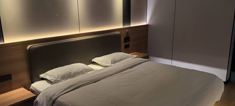 九天商务宾馆(赤峰林西一中店)图片