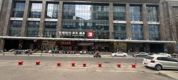 月落青舍太空舱青年民宿(沈阳北站店)图片