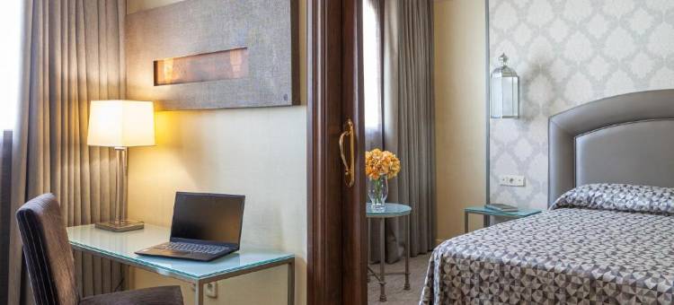 马西亚阿尔法罗斯酒店(Hotel Macià Alfaros)图片