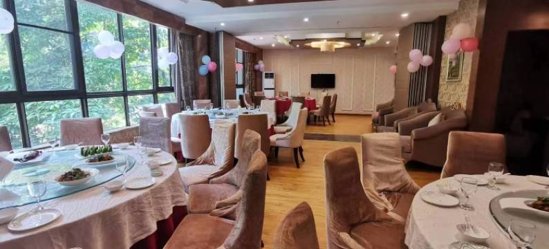 鸿腾酒店(成都光华公园地铁站店)图片