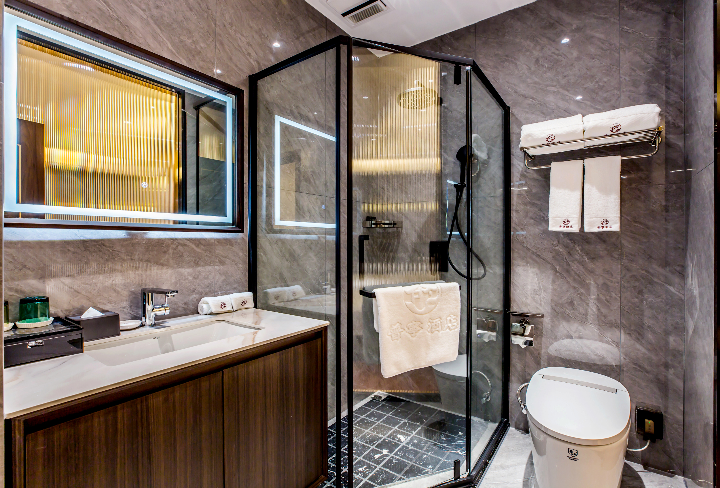 Chengde Puning Hotel (Mountain Resort) Over view