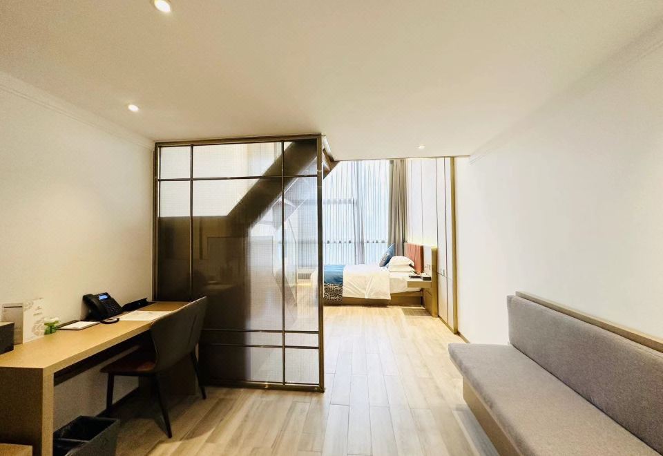 ZHENGZHOU ZENSUN JIANGUO HOTELHotel Overview