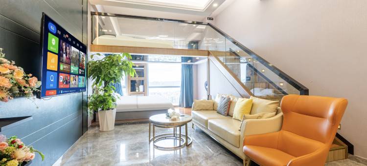 米小鸟主题公寓(汕头万象城龙眼南路美食街店)图片