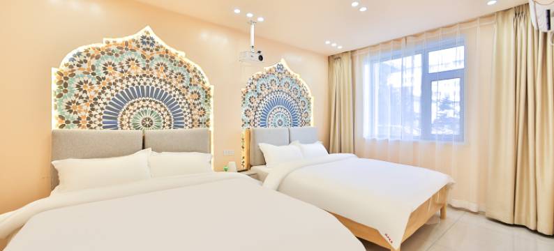 爱屋·观影网红民宿(延吉延边大学西市场店)图片