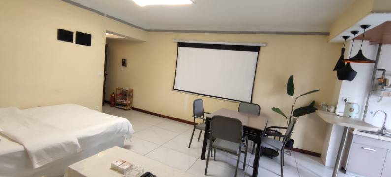 重庆心逸公寓(观音桥步行街店)图片