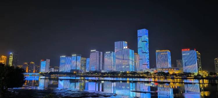 优懒酒店(金融街万达广场台江金街店)图片