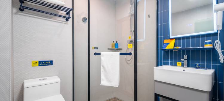 7天酒店(青岛山东路镇宁立交桥公交站店)图片