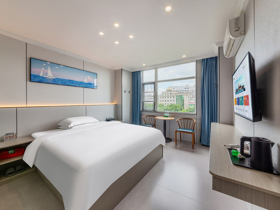 荣盛酒店(鹏泰广场店)