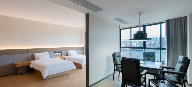 洪瑞·半岛国际酒店(玉山站金山大道店)图片