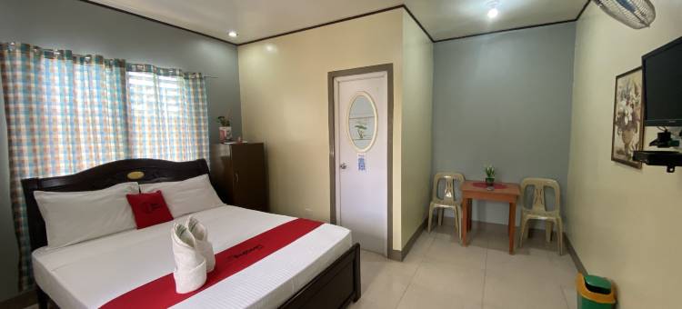 红多兹Plus圣·纳西索雷克斯林度假村(RedDoorz Plus @ Lhexlyn Resort San Narciso)图片