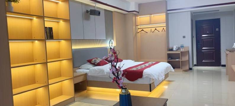 保定在云端民宿(未来石万达广场店)图片