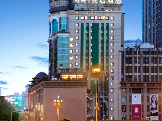 成都春熙路天府广场美居酒店