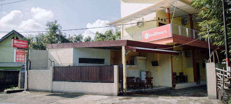 RedDoorz @ Hening Homestay图片