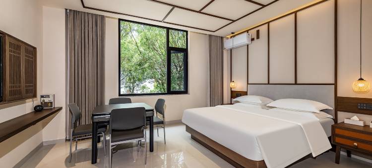 泊纳荟舍连锁酒店(盈江盈湖公园店)图片