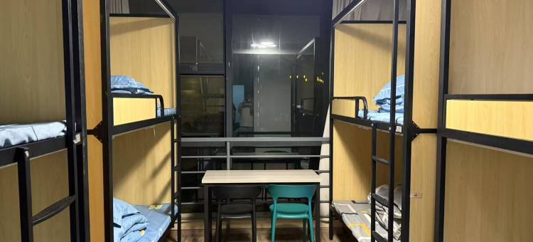 安心住青年旅社(上海浦江镇联航路地铁站店)图片