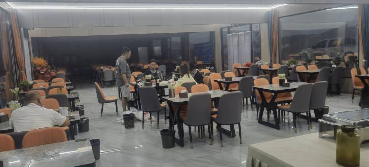 露途大漠酒店图片