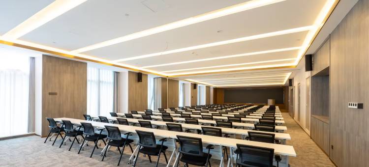 朗丽兹酒店(天津五大道小白楼地铁站店)图片