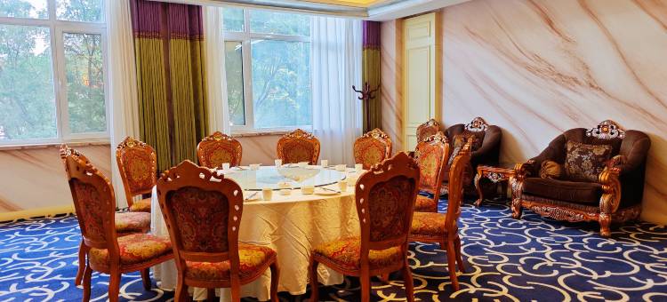 都市花园铂金酒店(榆林定边文化广场店)图片