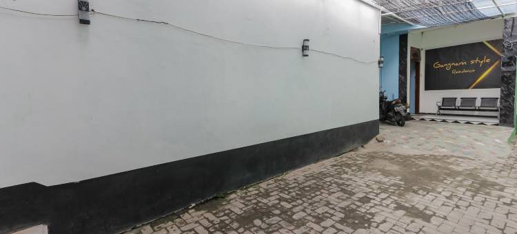 RedDoorz near Mayapada Hospital Surabaya图片